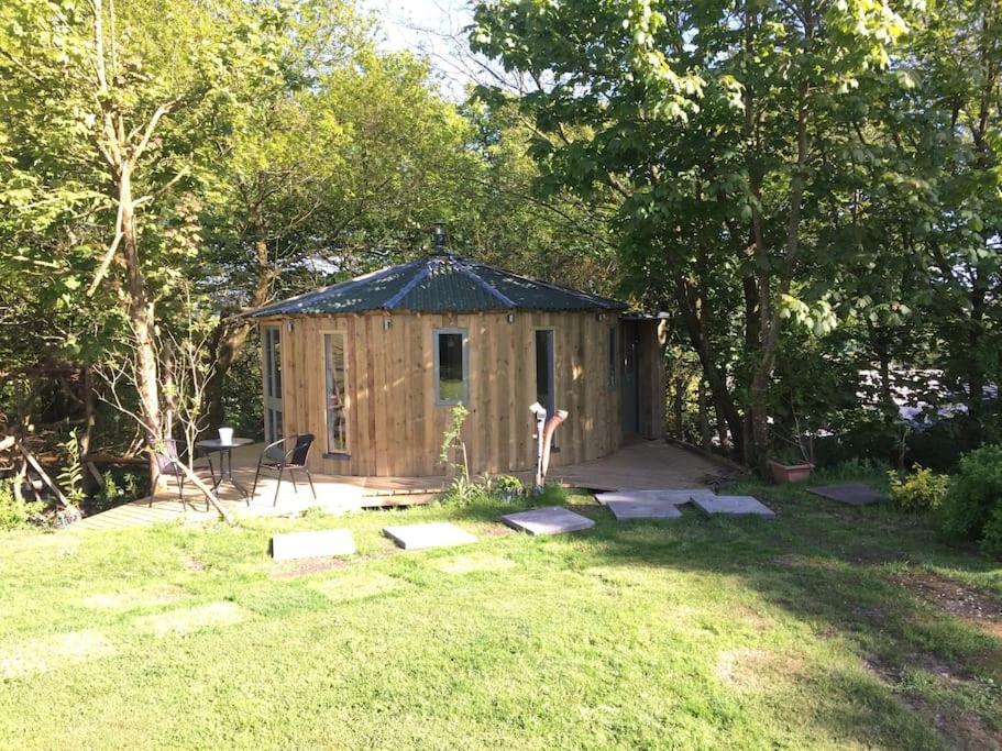 The Roundhouse - Unique Space Nestled In The Trees Begelly Экстерьер фото